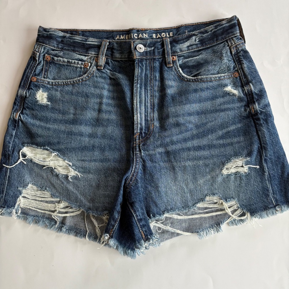 American Eagle 90s Boyfriend Short Distressed Raw Hem Denim Blue Jeans Size 8